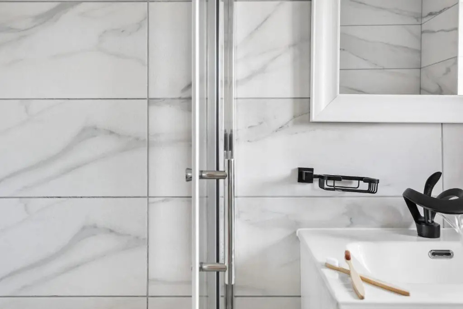 Fourways - Stylish 3-storey Townhouse With Gardens