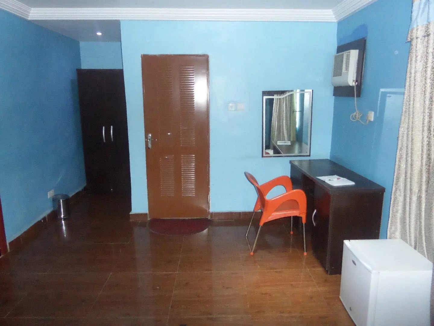 Almond View Hotel and Suites