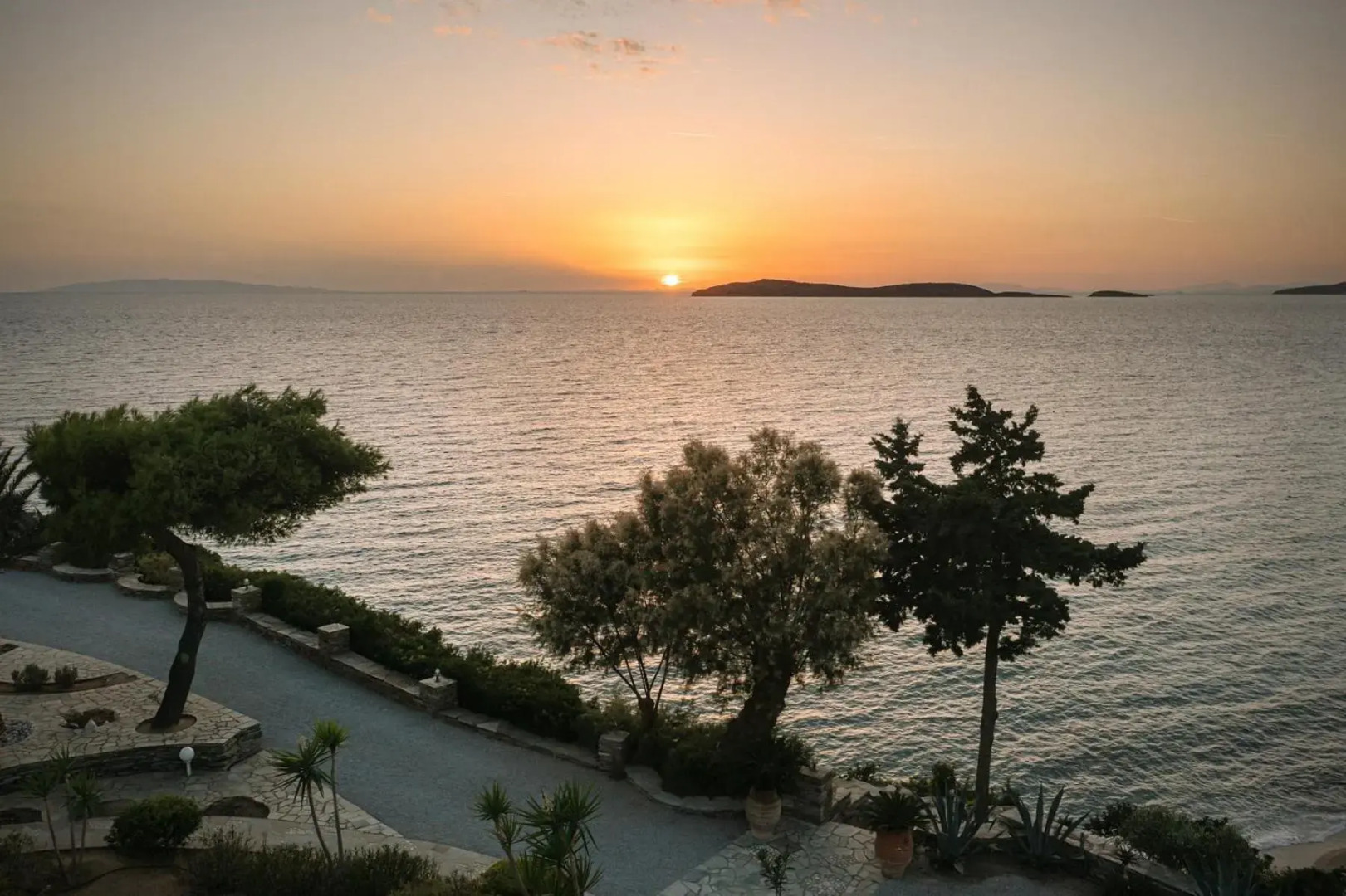 Aneroussa Beach Hotel