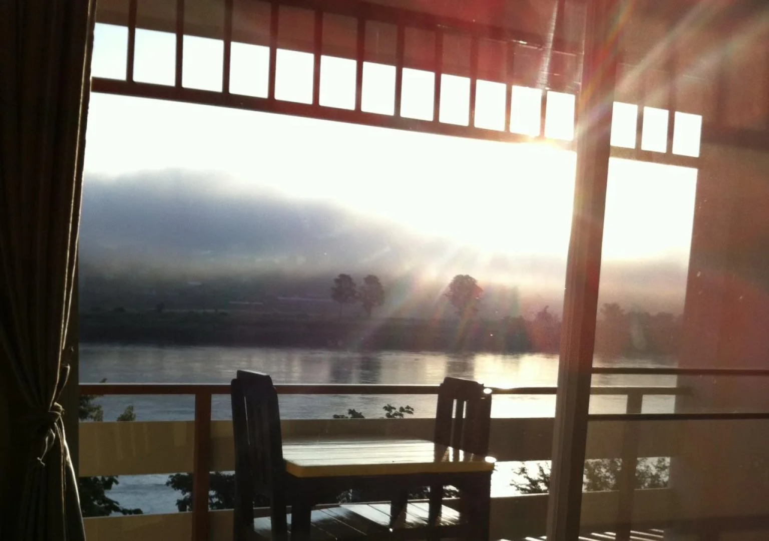 Day Waterfront Hotel