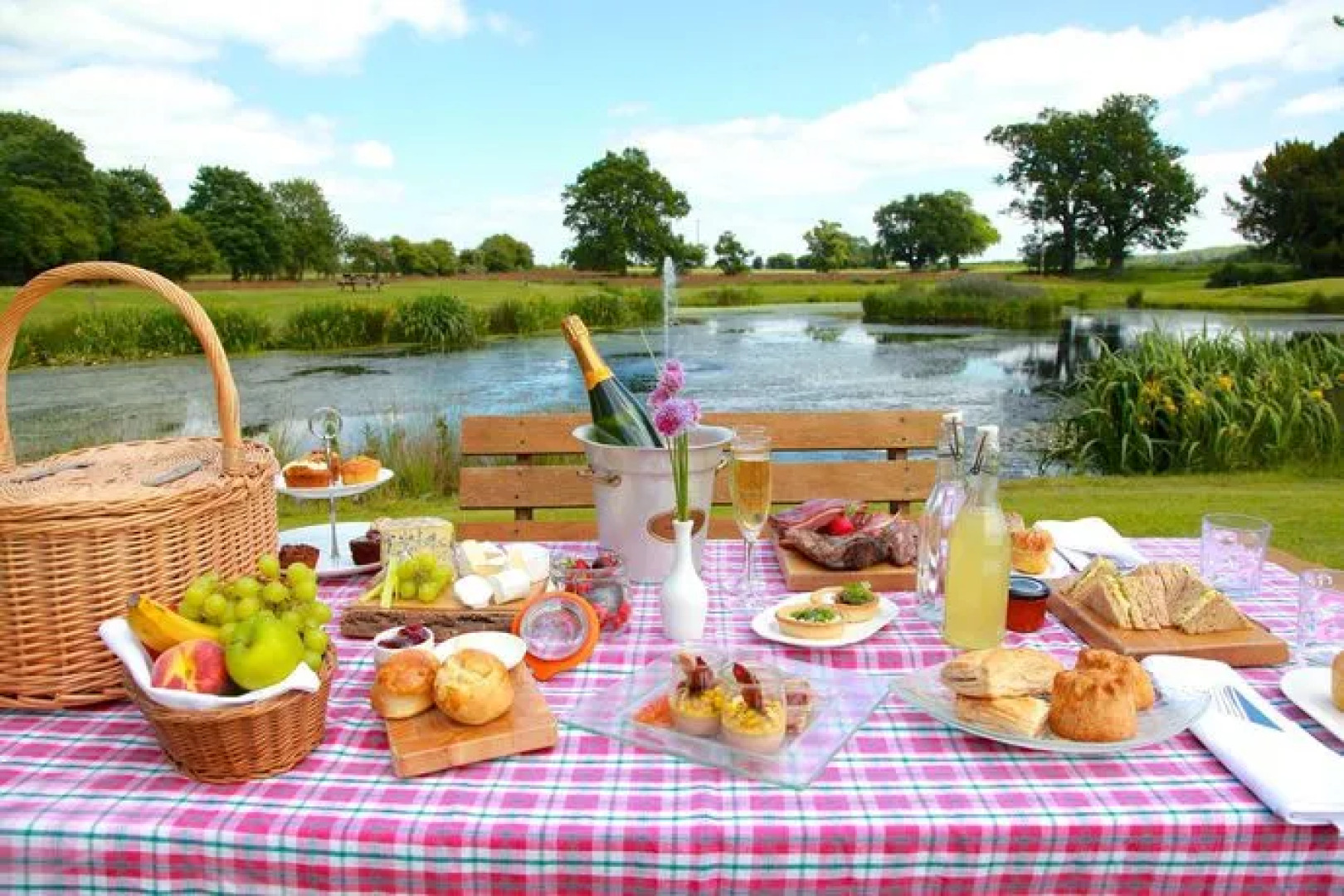 Llansantffraed Court Hotel