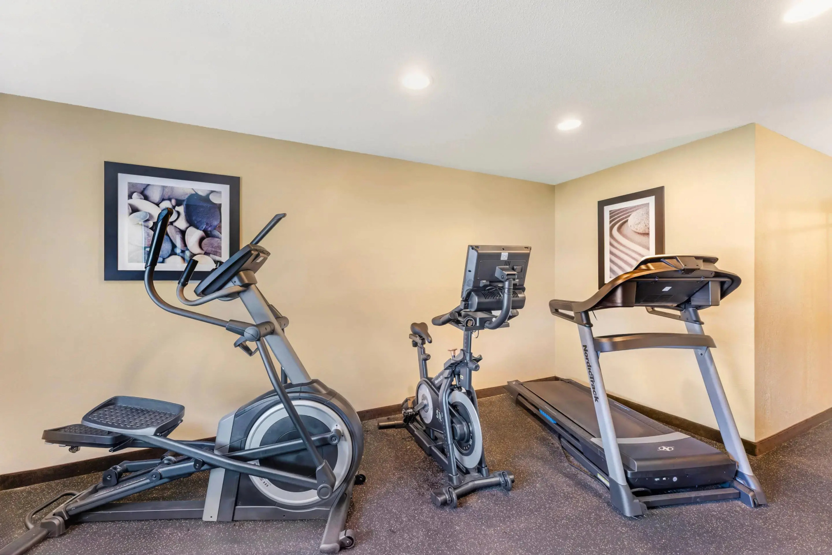Quality Inn Chesterton near Indiana Dunes National Park I-94