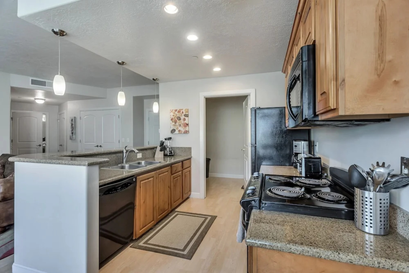 Citifront A 3 Bedroom Condo by RedAwning