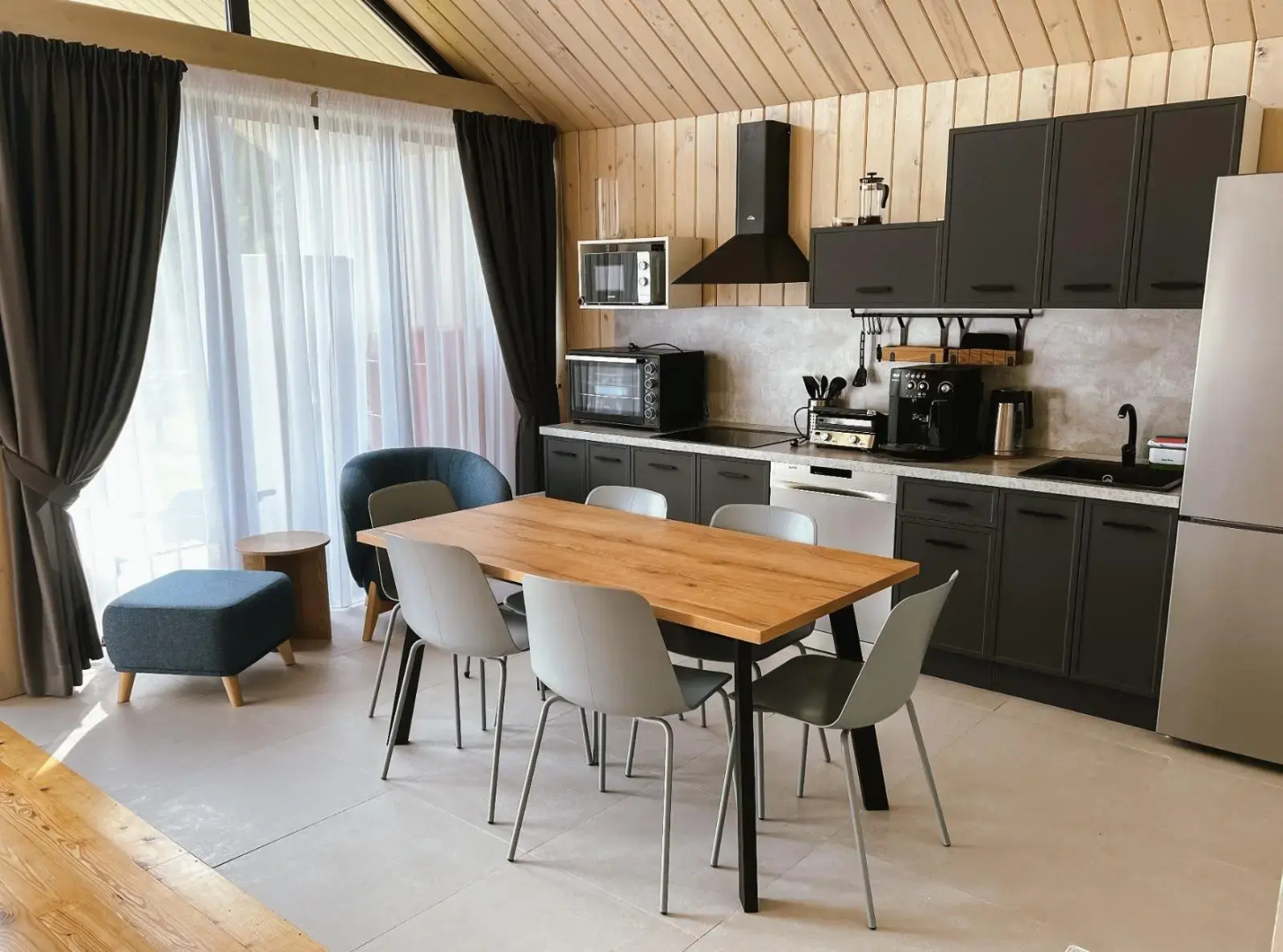 BarnHouse Village (БарнХаус Виллэдж)