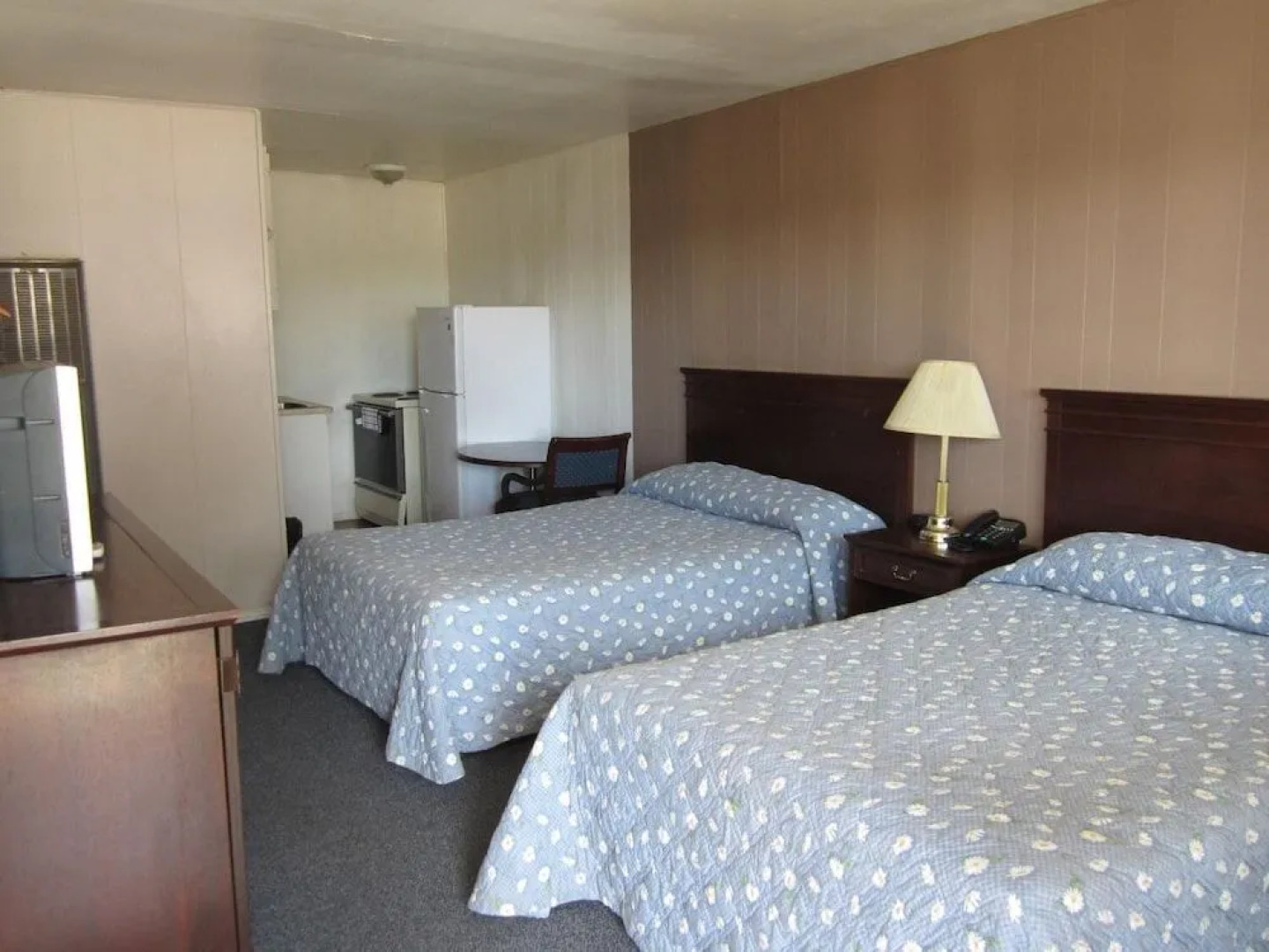 Chetwynd Court Motel