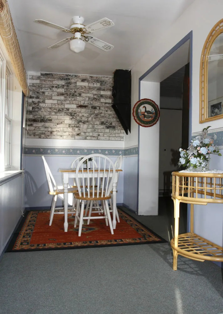 The Mad Musher - Hostel