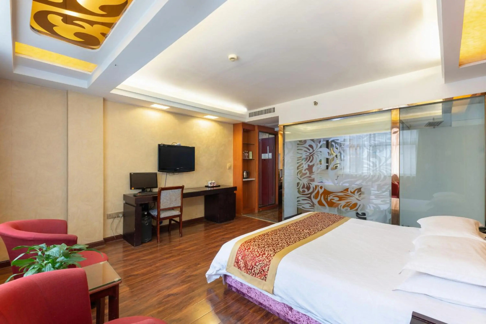 Yiwu Yuejia Business Hotel