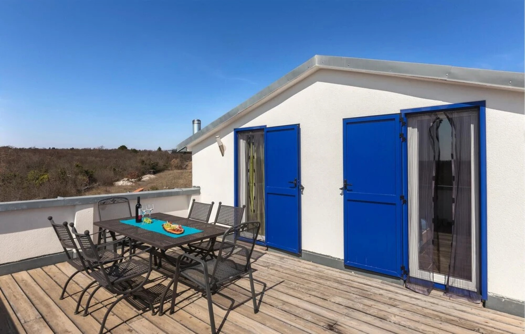 Nice Home in Trget With Wifi, 4 Bedrooms and Outdoor Swimming Pool