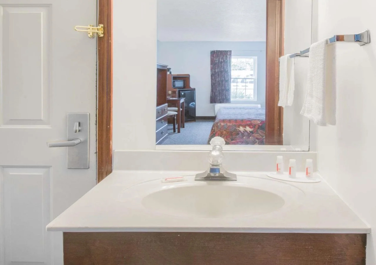 Knights Inn Sandusky