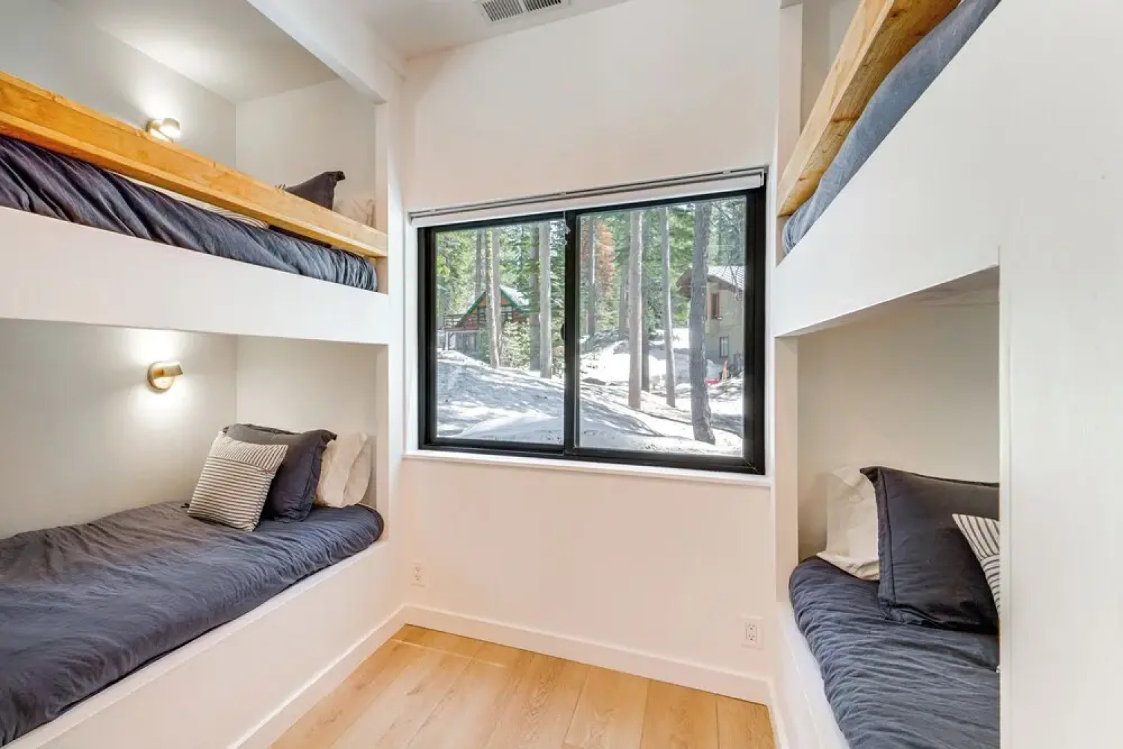 Luxe Soda Springs Cabin: Hot Tub, Forest-view Deck