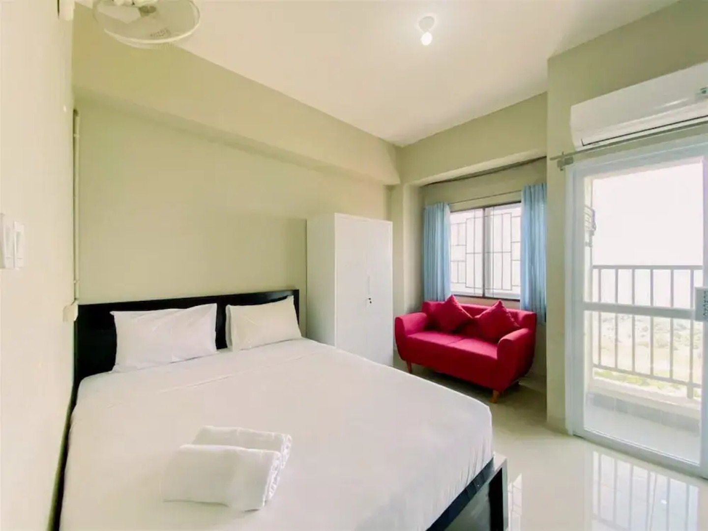 Warm And Homey Studio At Royal Sentul Park Apartment