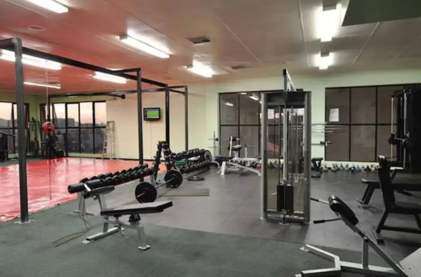 Modern Executive Penthouse All Amenities