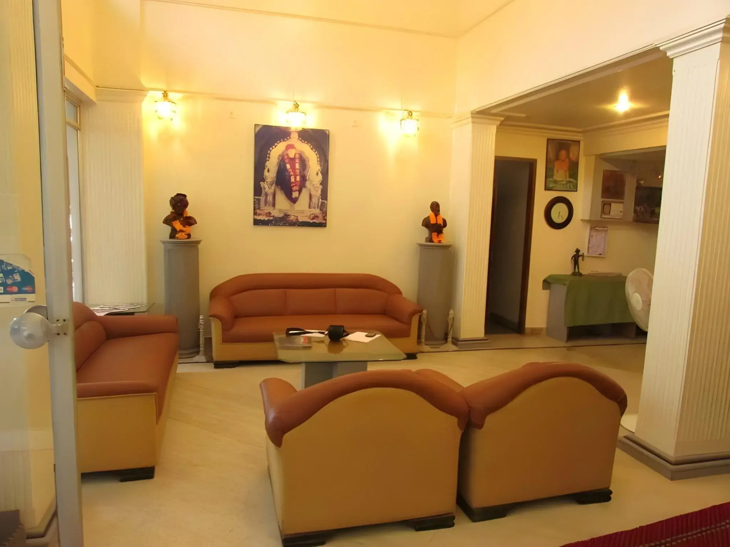 OYO 2726 Hotel Elegant