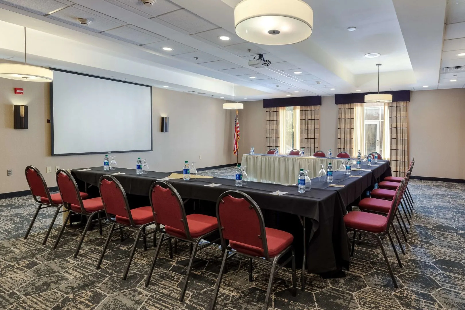 DoubleTree by Hilton Hotel Savannah Airport