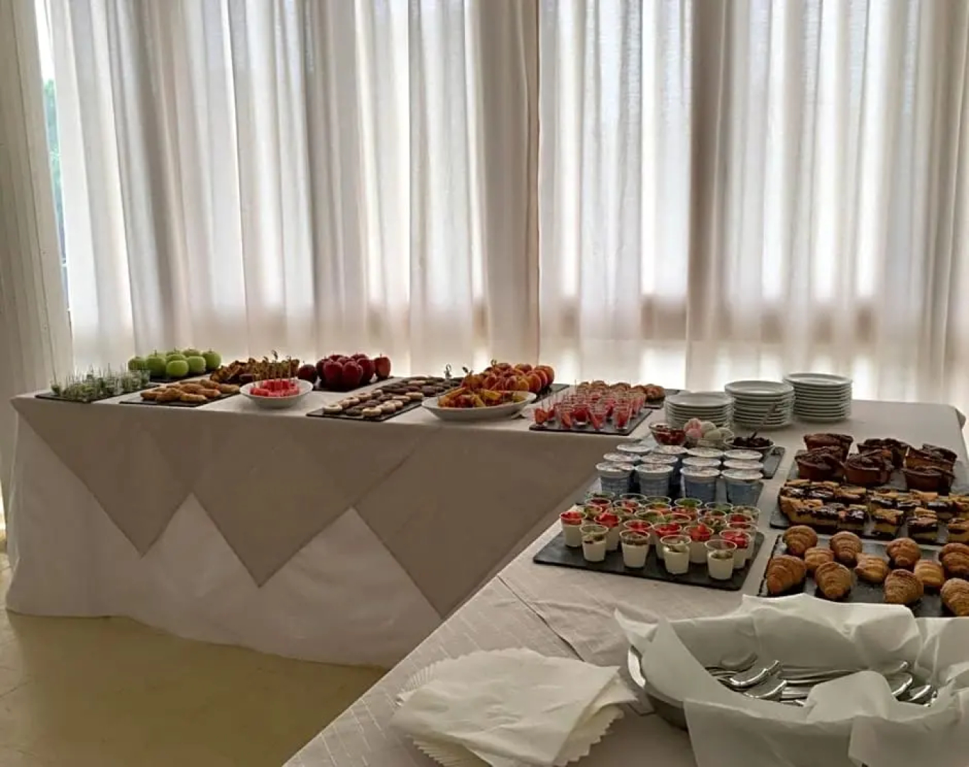 CSA Holiday House Hotel