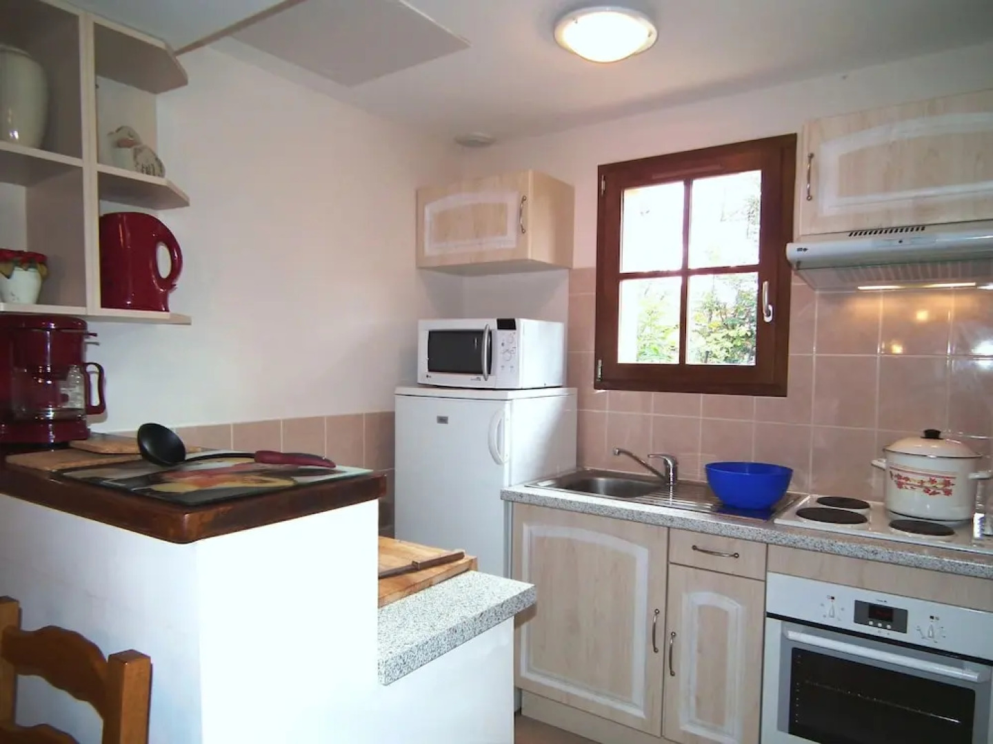 Nice Villa With Dishwasher Located in the Dordogne