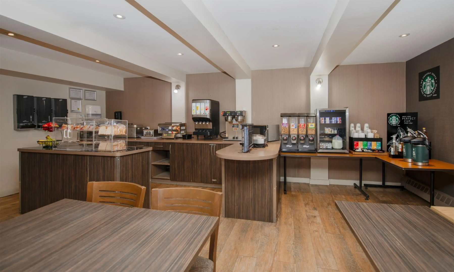 Lakeview Inn & Suites - Fort St. John