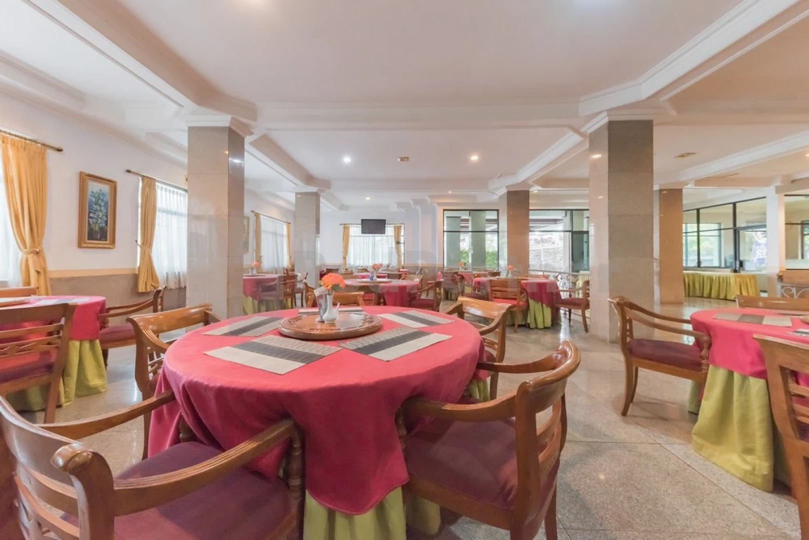 Ayong Linggarjati Kuningan Mitra RedDoorz