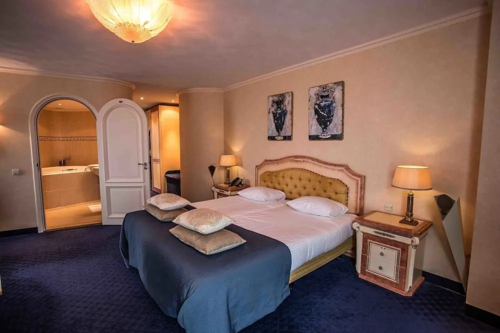 Hotel & Restaurant Infinity