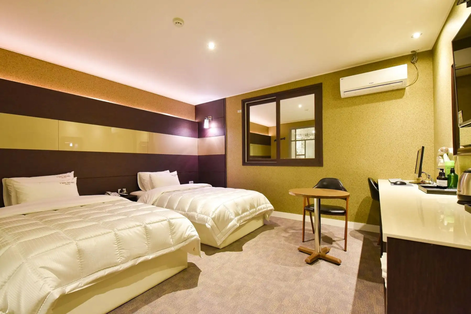 Two Heart Hotel Gimhae Waterpark