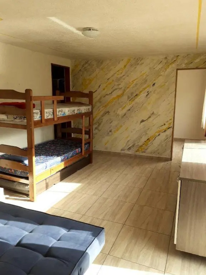 Chacara Guararema p/25 pessoas a 800mts do centro