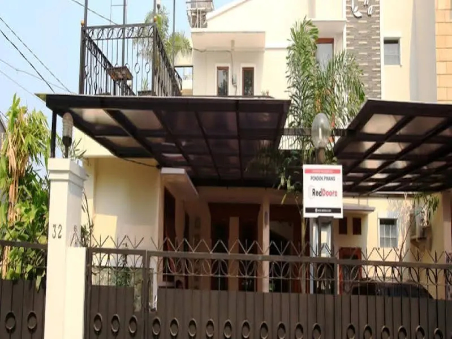 RedDoorz @ Pondok Pinang 2
