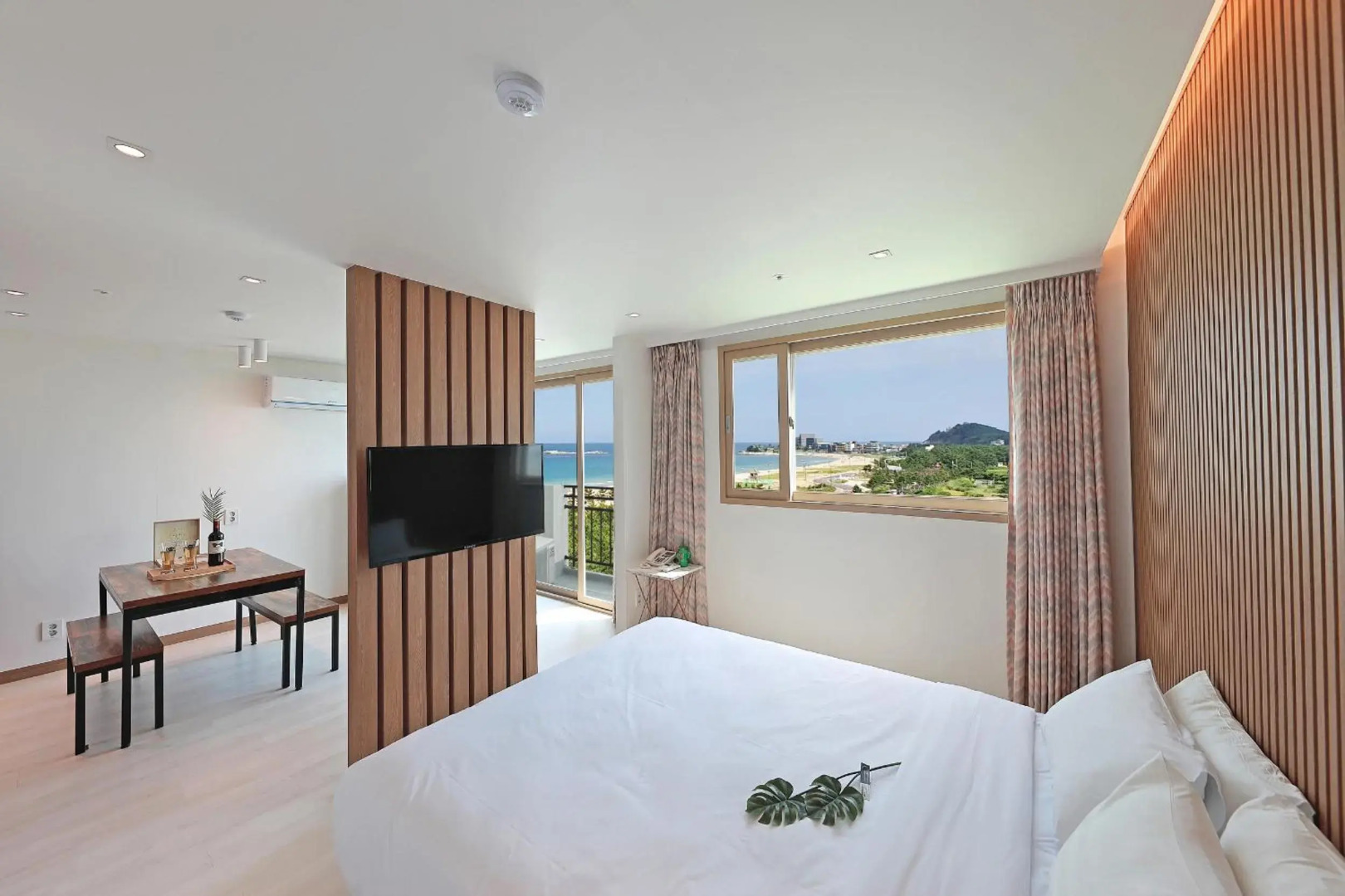 Ocean to you Resort Sokcho Seorak Beach Hotel and condo