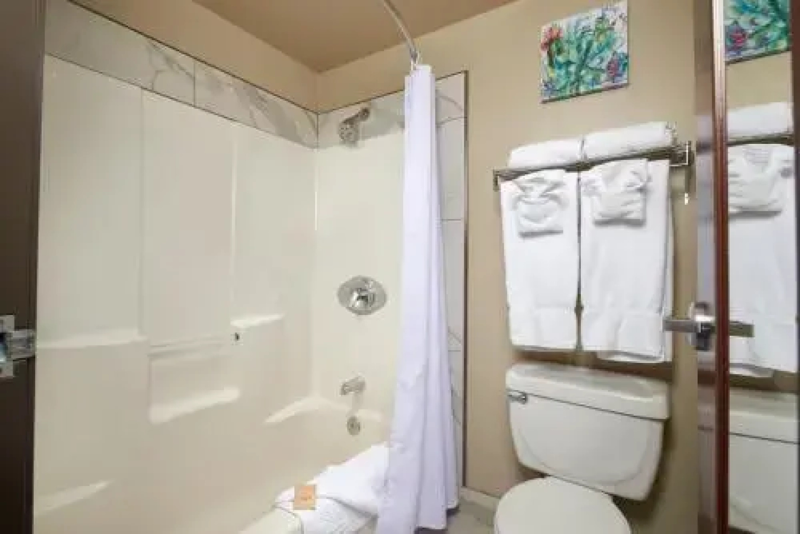 The Garibaldi House Inn & Suites