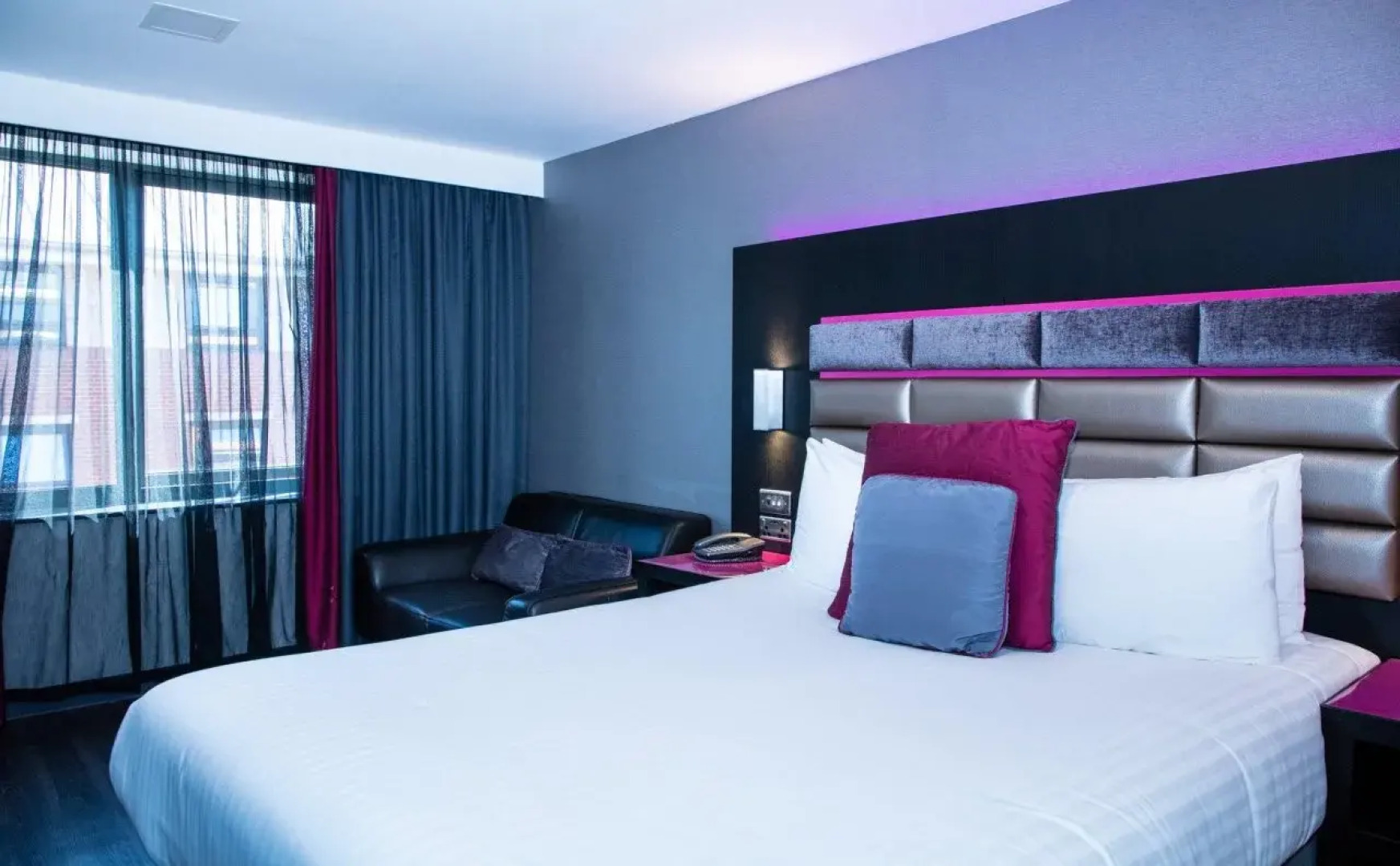 Апарт-отель Roomzzz Nottingham City