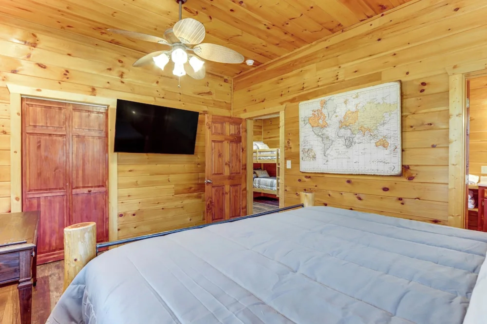 Riffle Run Cabin: River Access, Hot Tub, Game Room