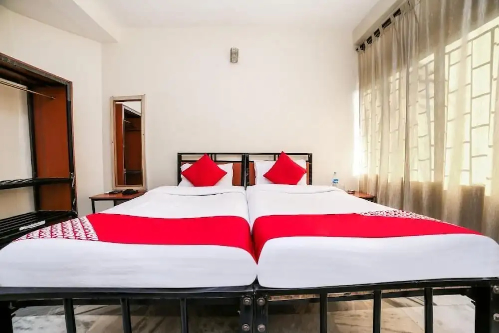 Uttam Guest House