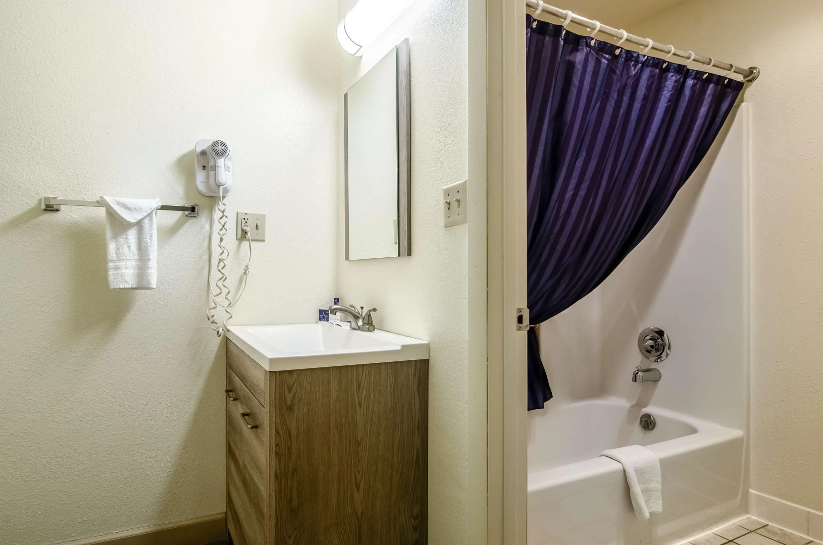 Americas Best Value Inn & Suites Ft. Collins E at I-25