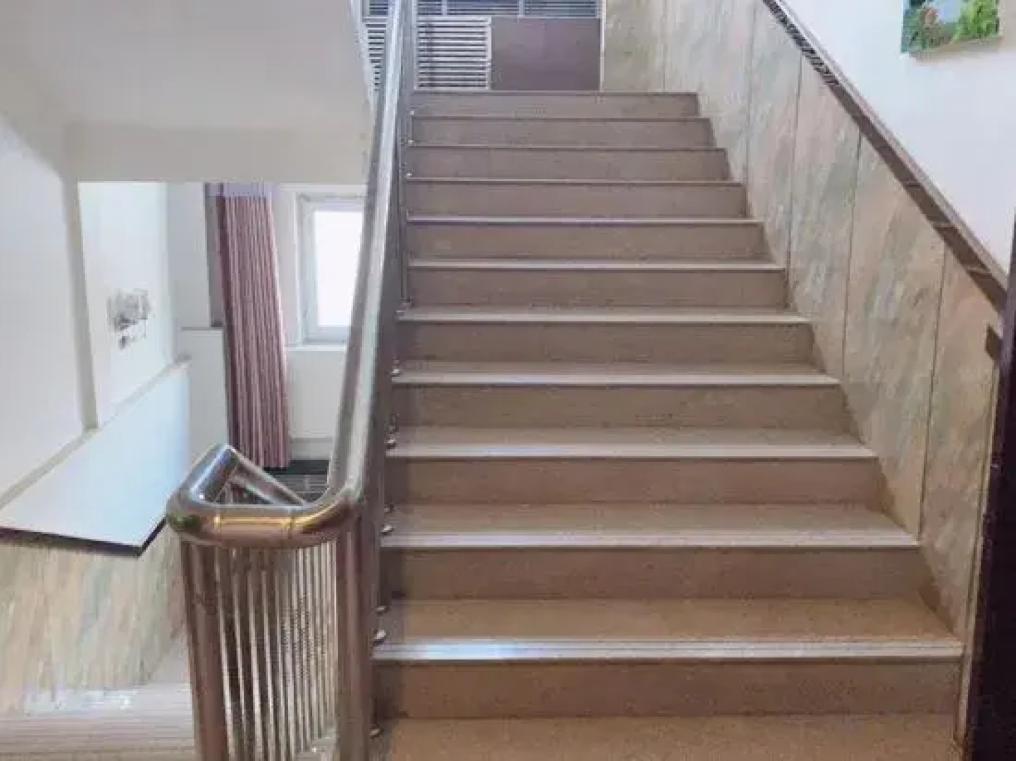 Xinrui Business Hotel