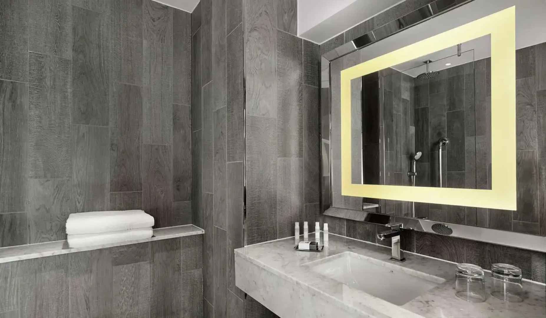 DoubleTree by Hilton Edinburgh - Queensferry Crossing