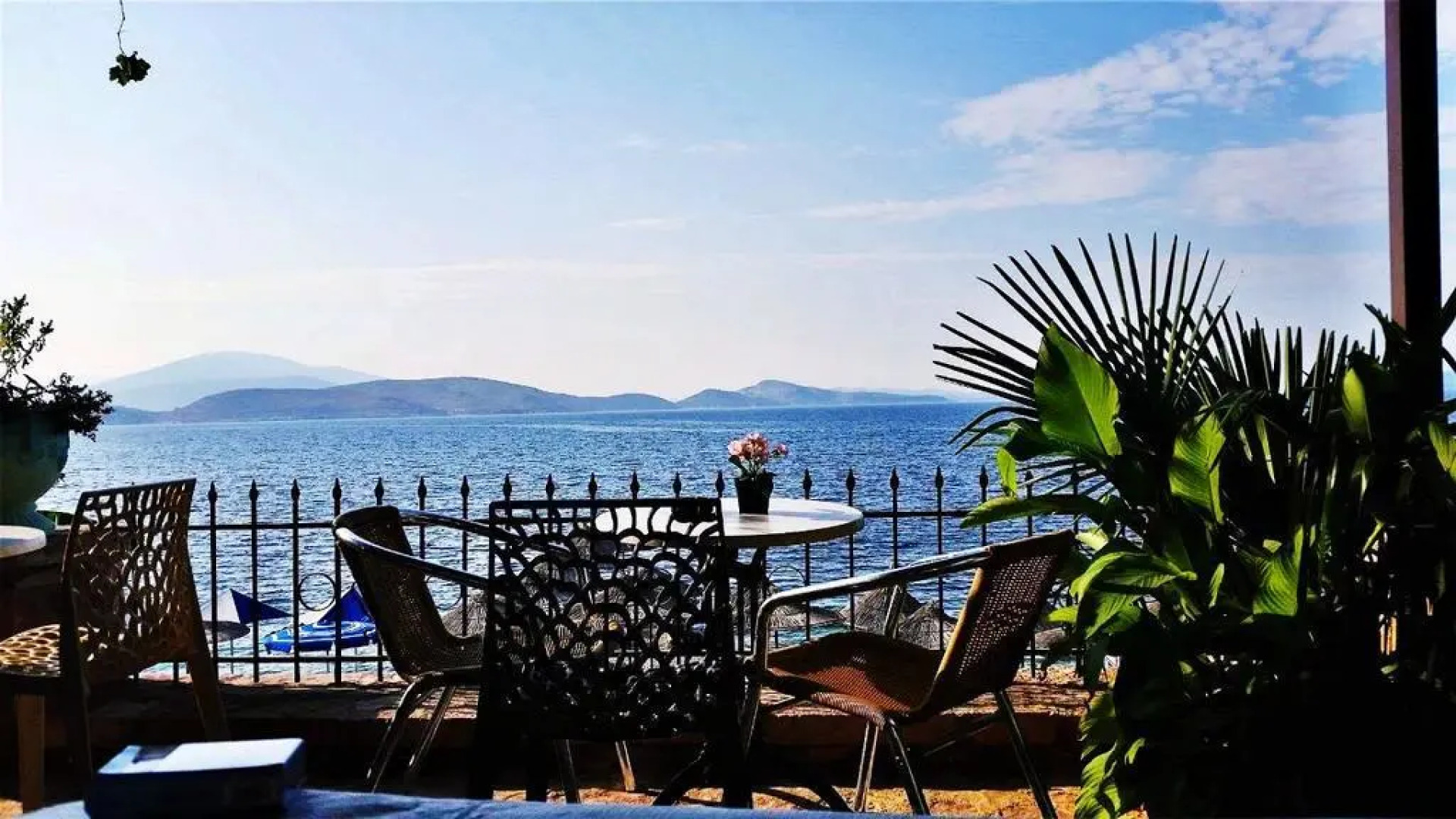 Kalemi's Beachside Hotel