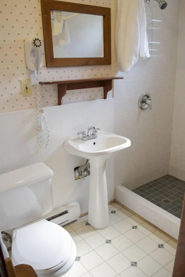 Crandell Mountain Lodge