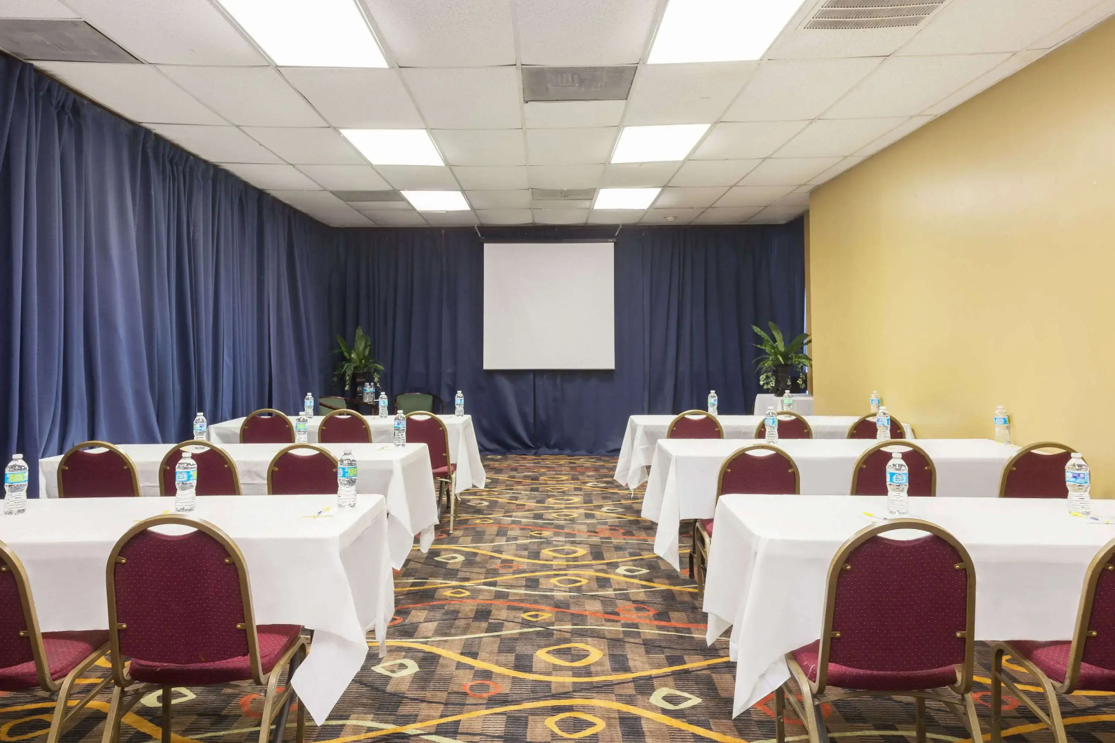 Days Inn by Wyndham Lafayette/University