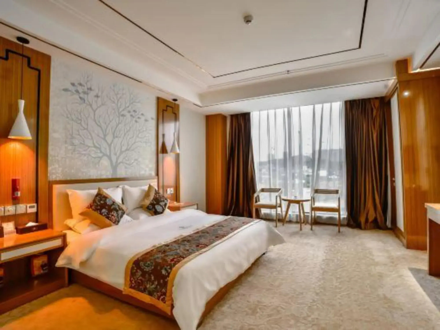 Golden Apple Hot Spring Hotel