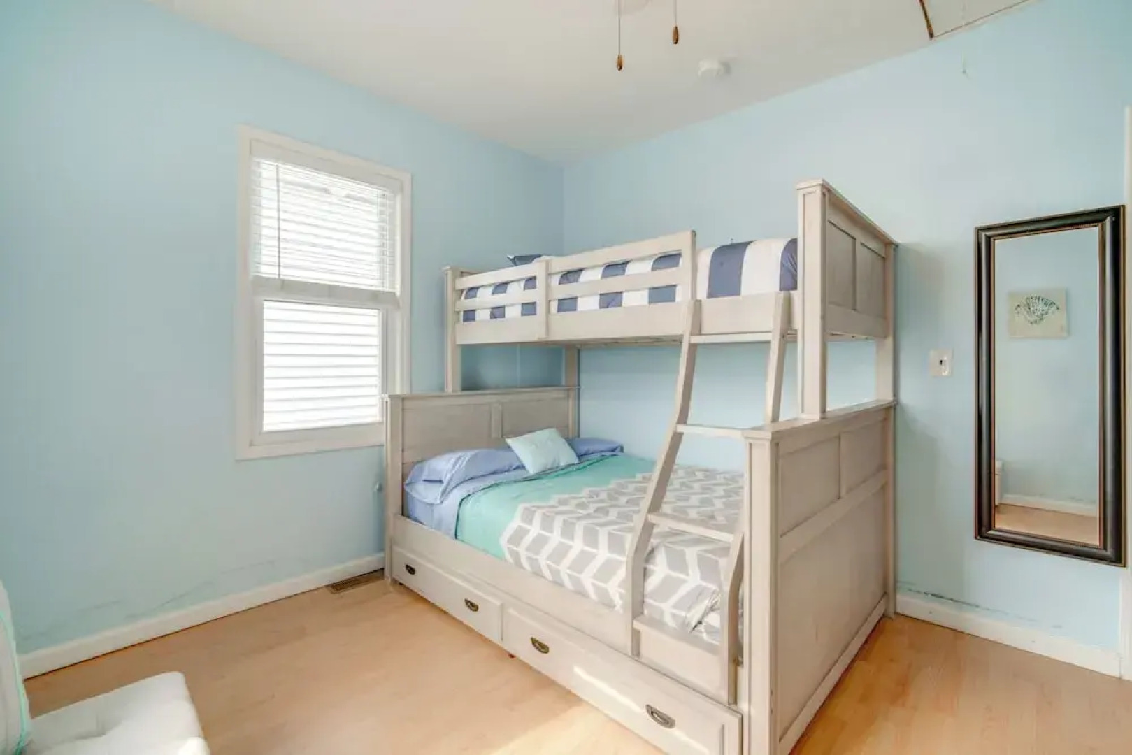 Walk to Ventnor Beach & Boardwalk: Coastal Gem