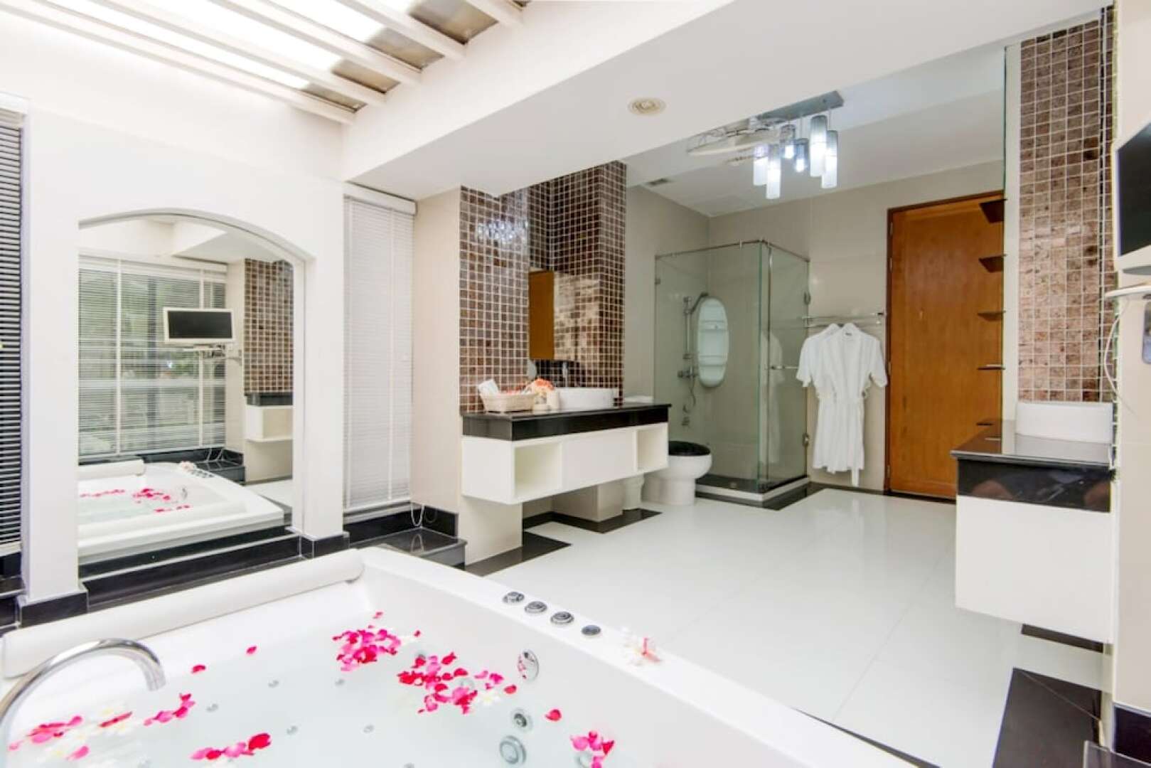 Kinnaree Villa Loch Palm Golf by Chattha