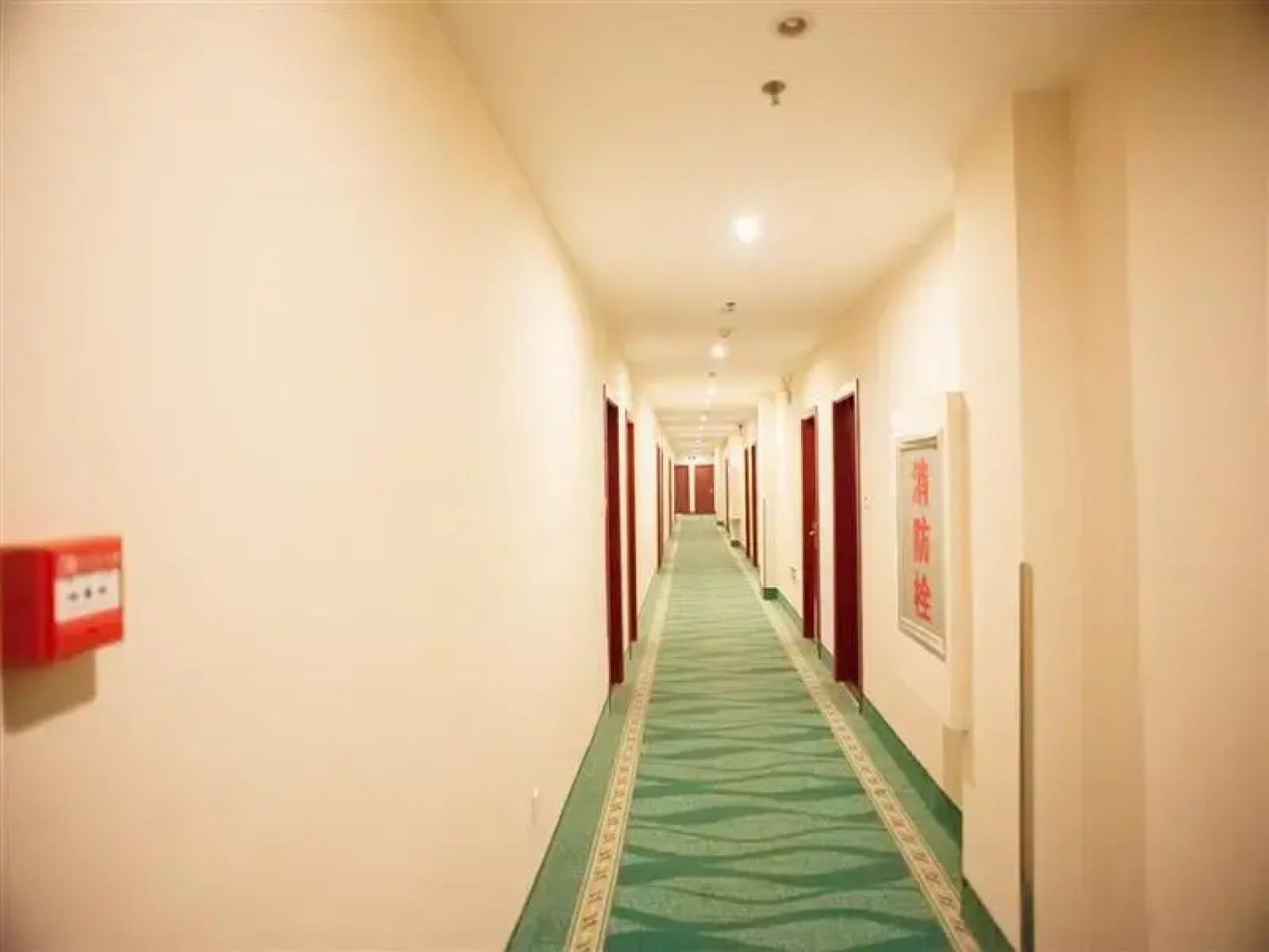 GreenTree Inn Heze Railway Station Hotel