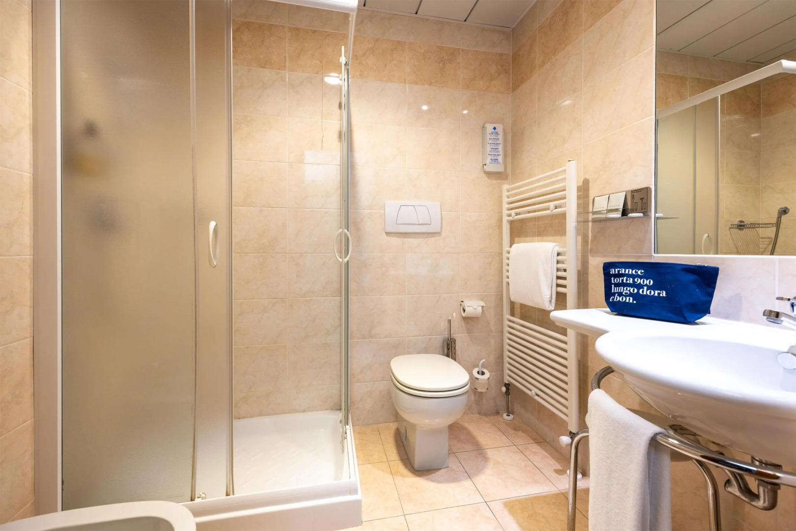 La Villa, Sure Hotel Collection by Best Western