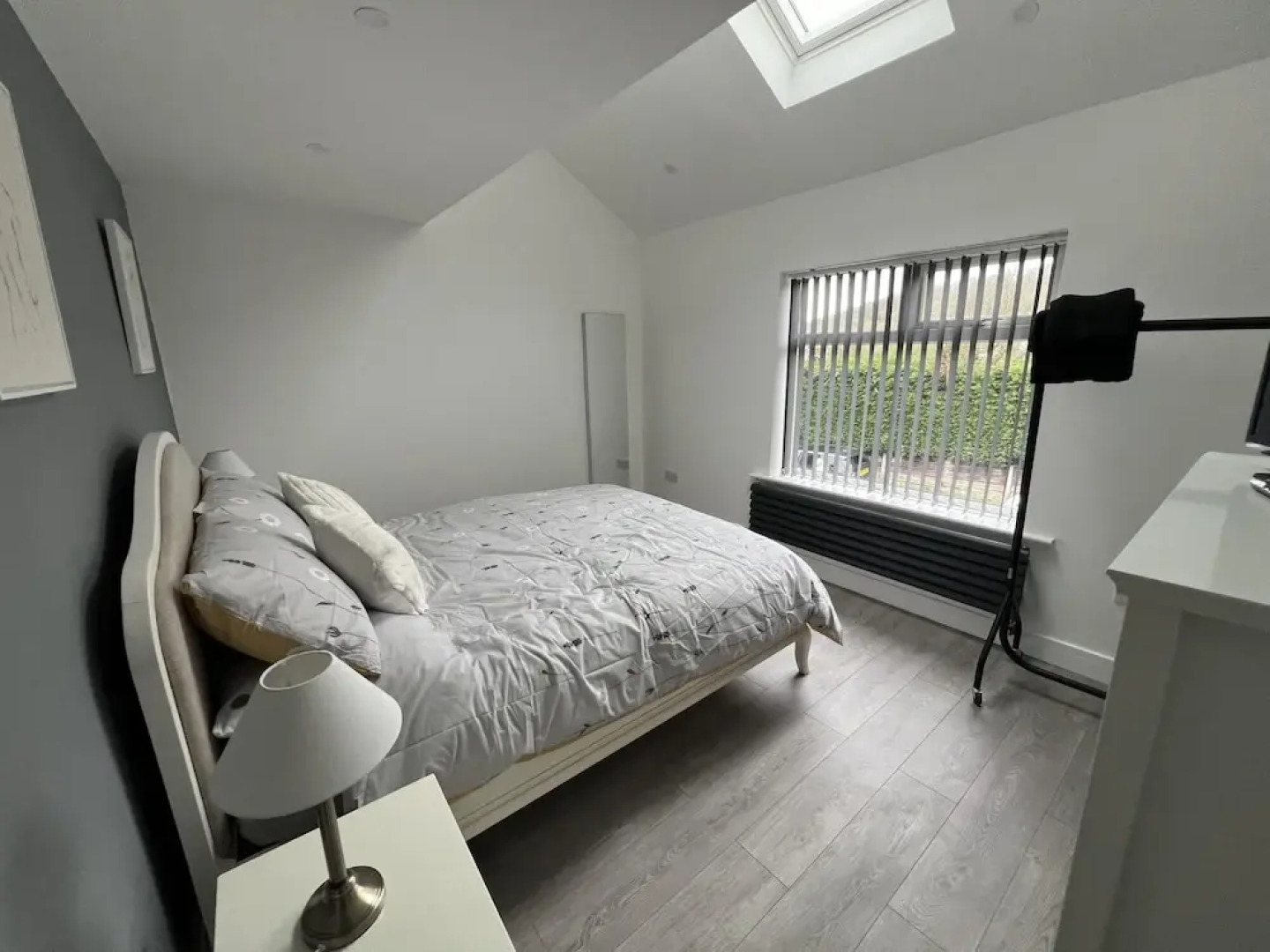 Whole House -sleeps4-parking-garden-bikinghiking