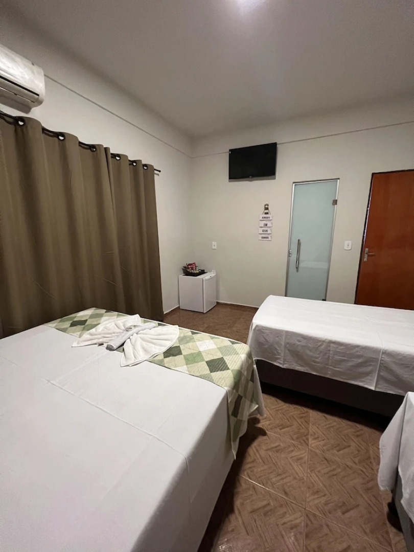 Hotel Paraiso - Fácil acesso as faculdades e FarmShow