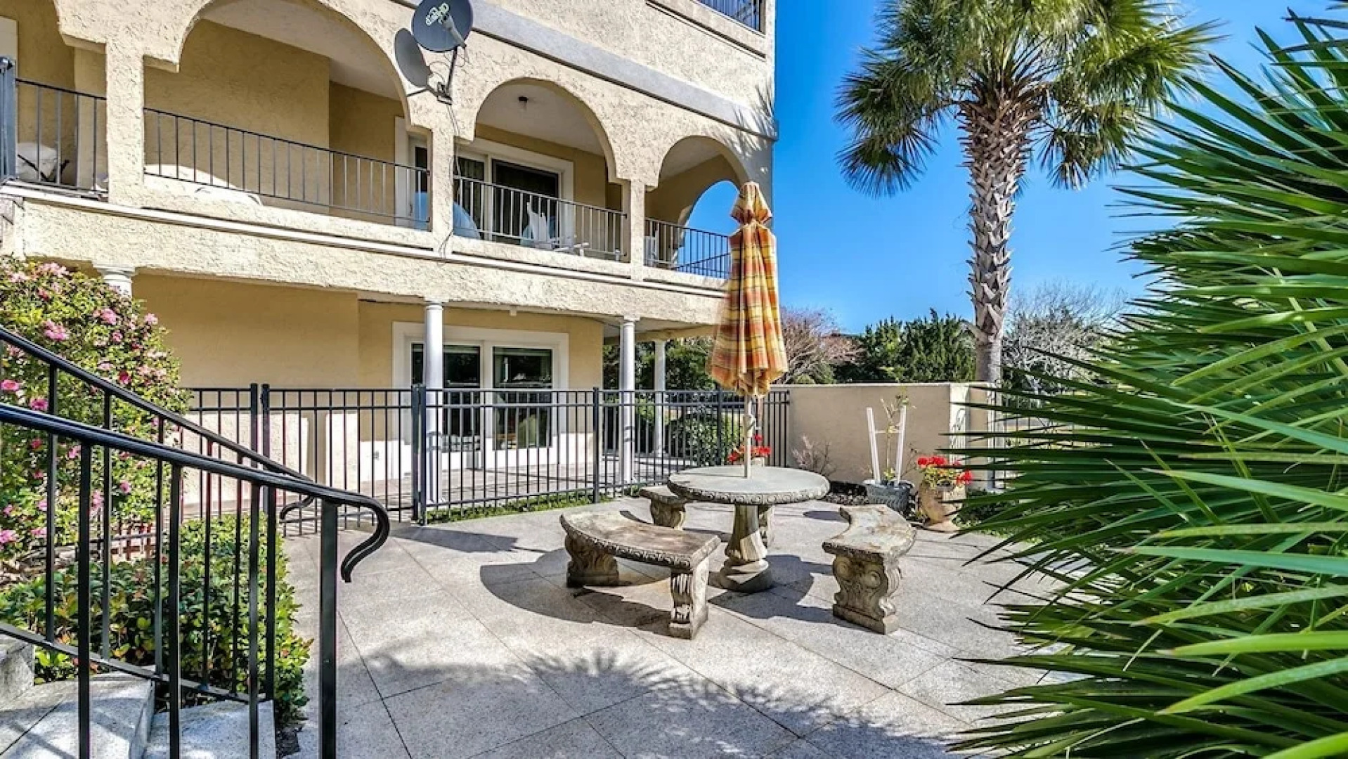 Relax And Enjoy This Idyllic Mull Cottage - Just Steps To The Beach! 6 Bedroom Home by Peace Vacations