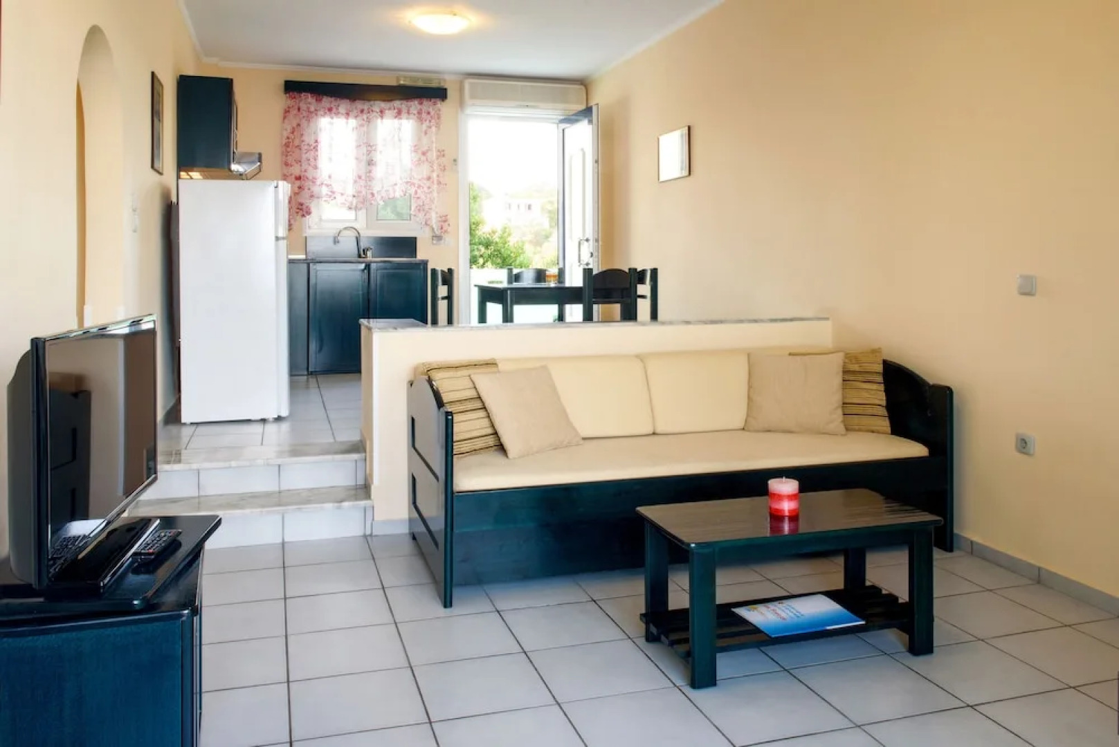 Sea Breeze Hotel Apartments & Residences