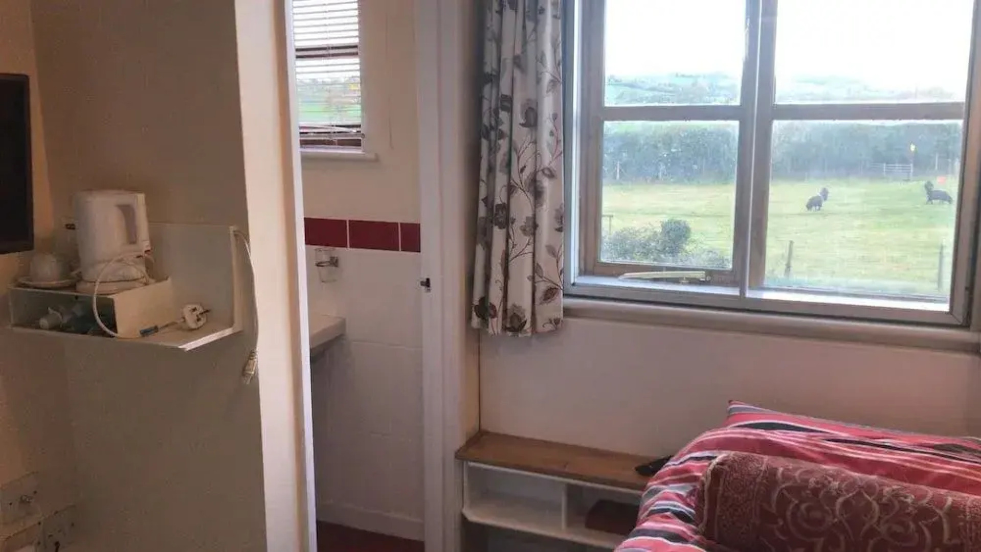 The Pecking Mill Inn