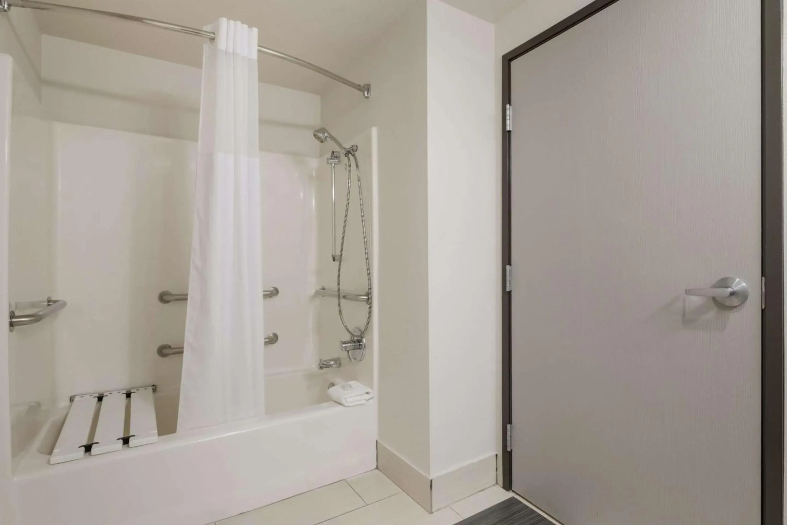 Quality Suites Tulsa I-44