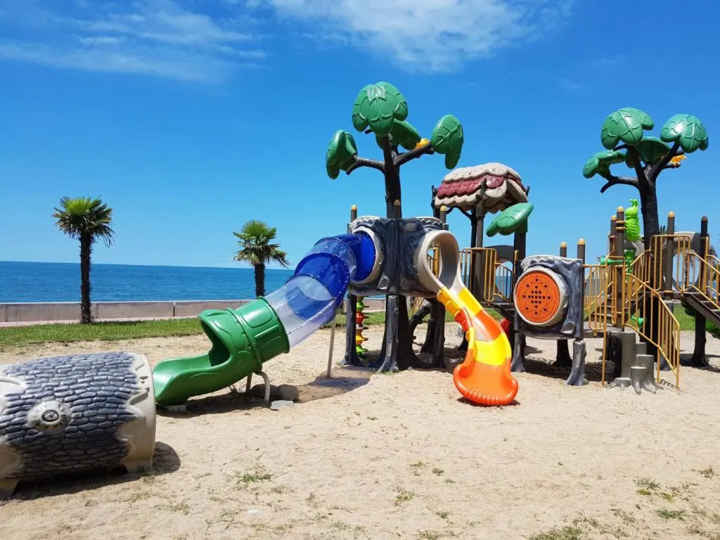 Luxury Dreamland Oasis Apartments