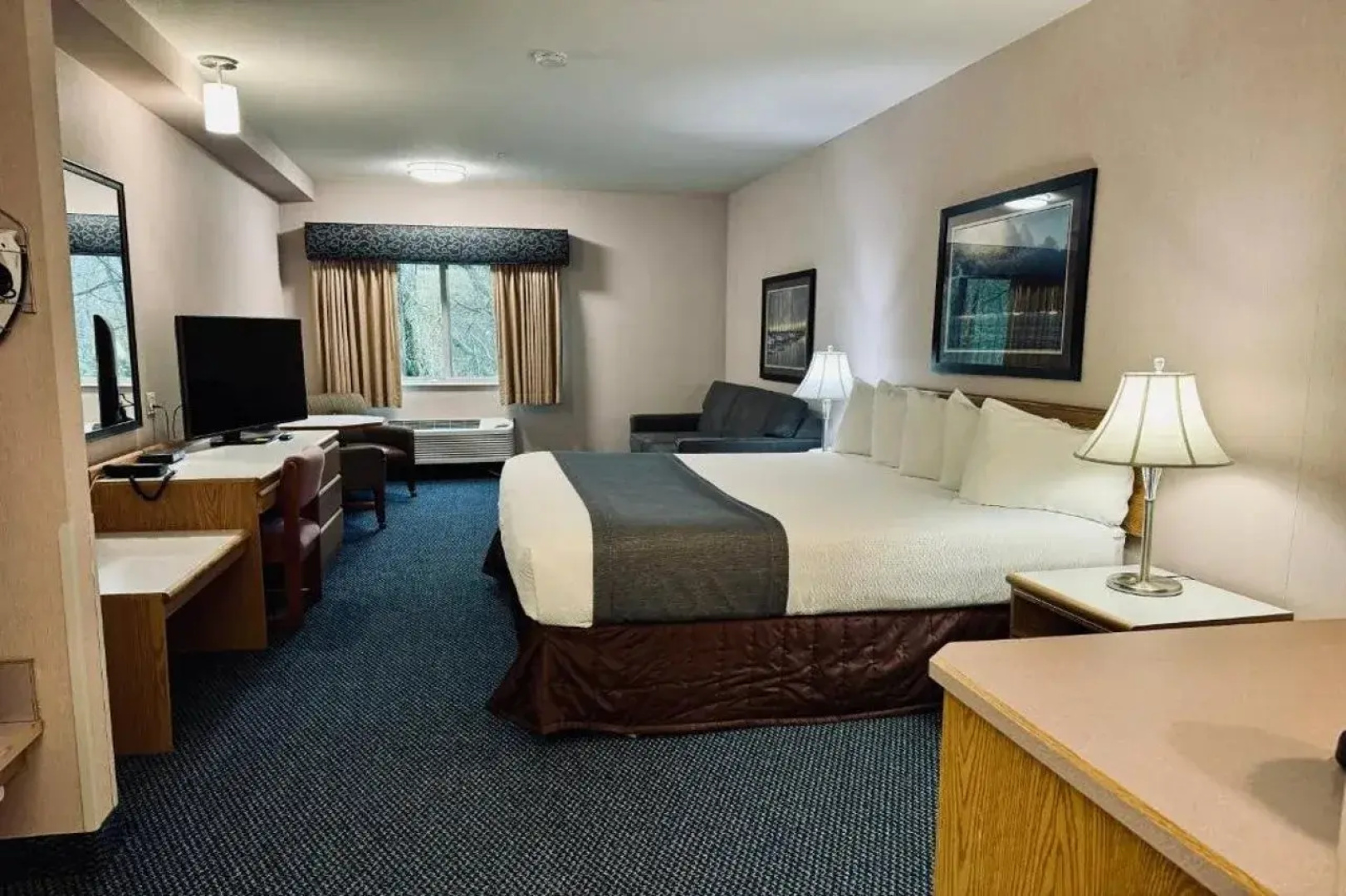The Tillamook Inn